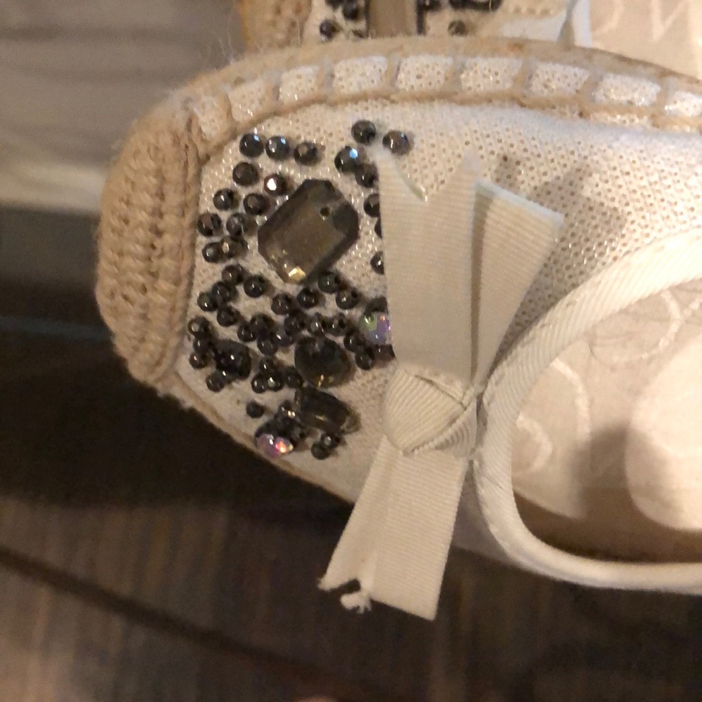 Shoes - Picture 4 of 4